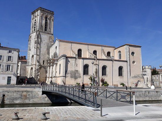 Saint-Sauveur Church